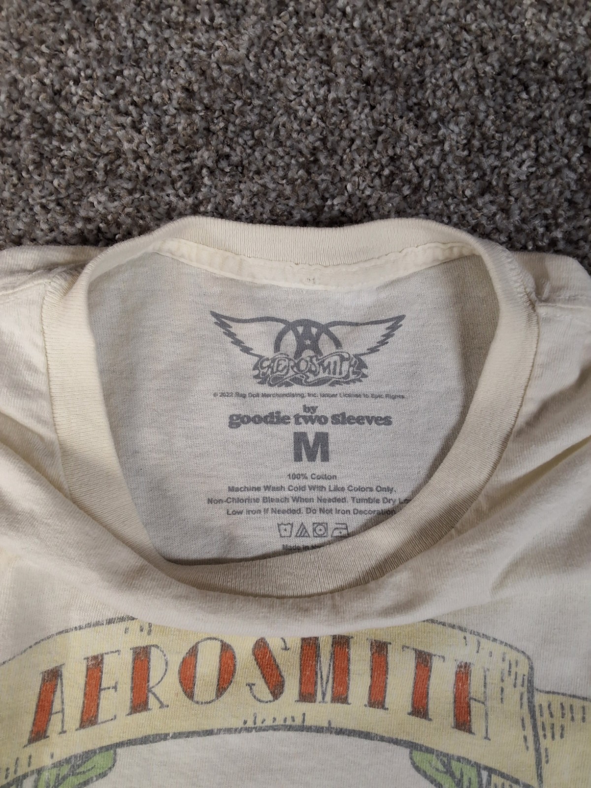 Modern White Aerosmith Boston MA Tee Size M gallery