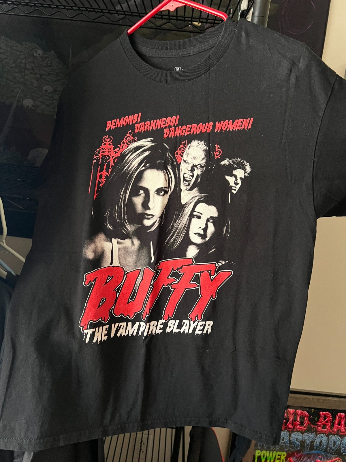 Buffy the Vampire Slayer Shirt (M) gallery