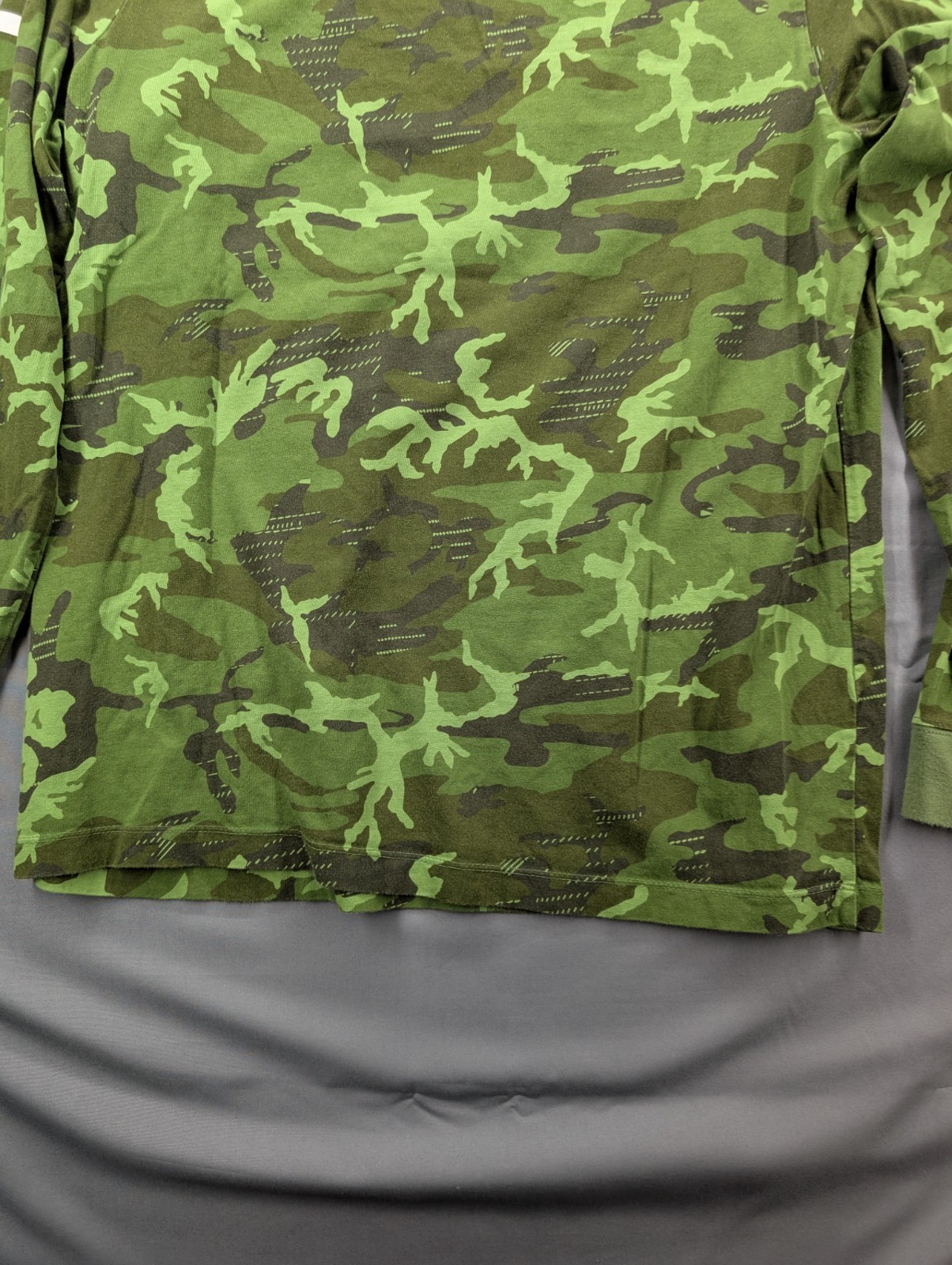 Nike Green Camo WVU Long Sleeve T-Shirt Men's Large West Virginia Military gallery