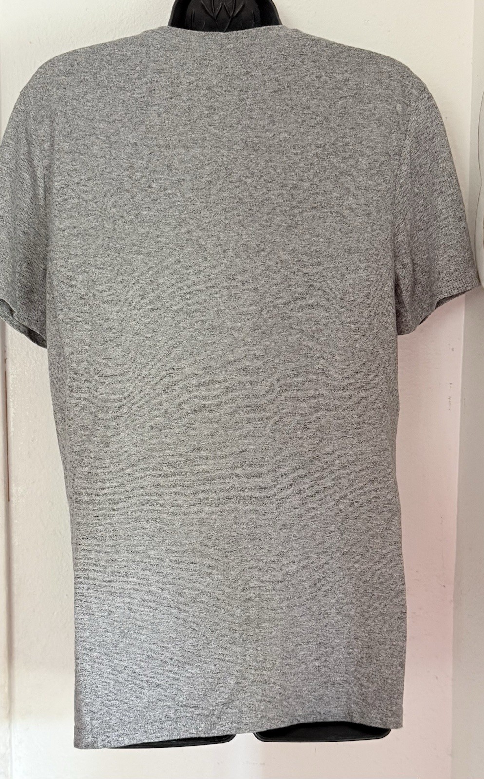 Goodfellow & Co Gray Solid T-Shirt S Short Sleeve V-Neck Standard Fit gallery