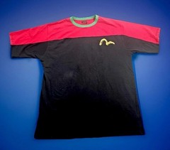 Evisu Custom Made TShirt Men’s 2XL Red Black Green Bird Colorful 90’s Y2k Art