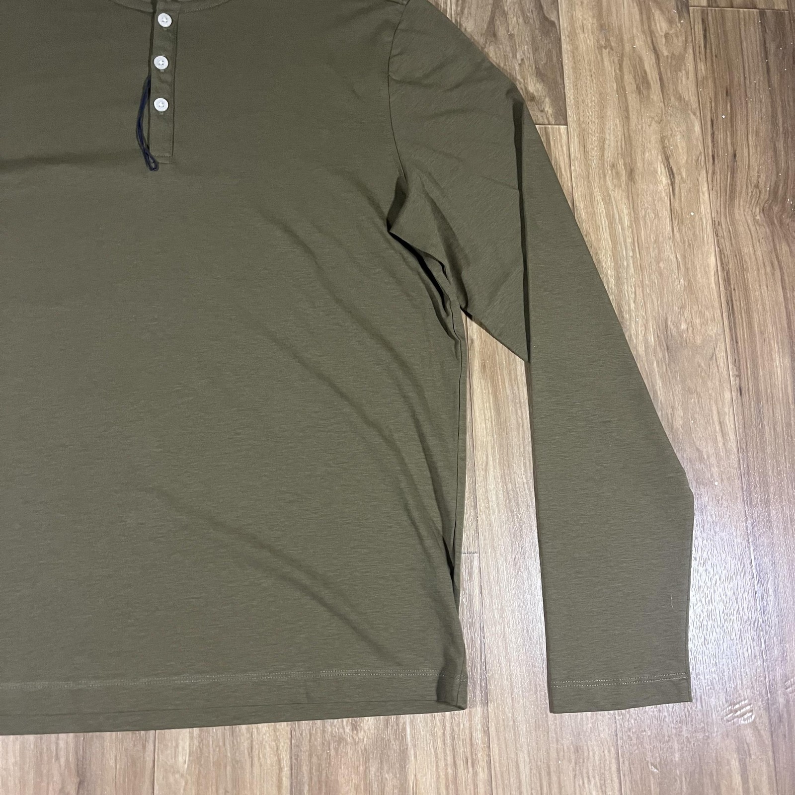 UNTUCKit Shirt Mens Small Green Long Sleeve Henley Stretch Tagless Cotton Blend gallery