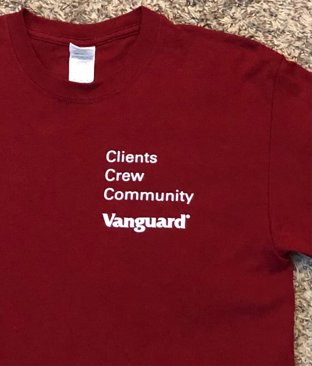 Vanguard Official Vanguard Gives Back Clients Crew Community Men's T-Shirt M gallery