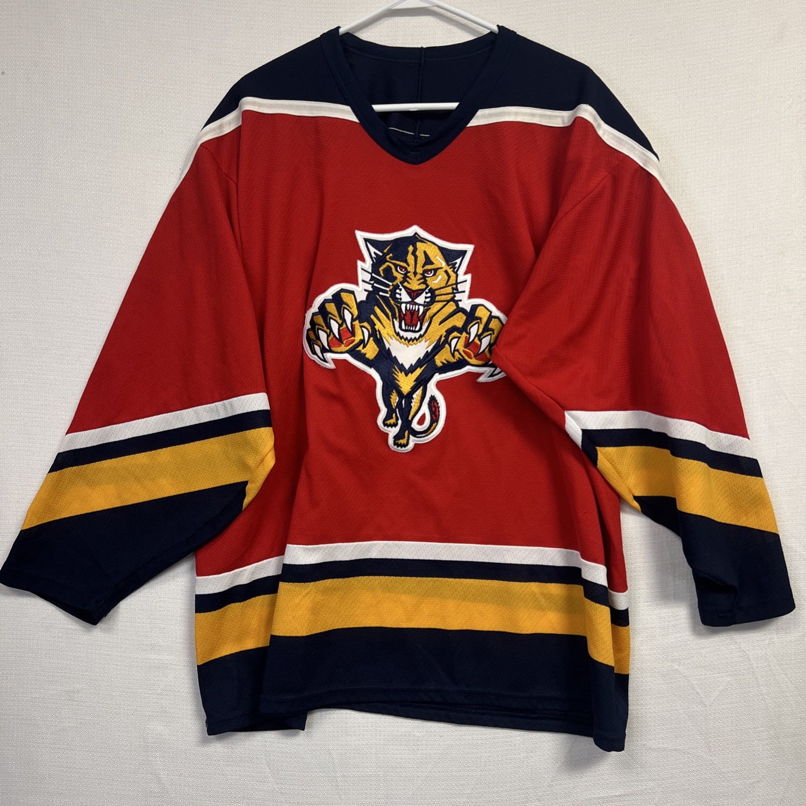 CCM Size XL Cat Jersey