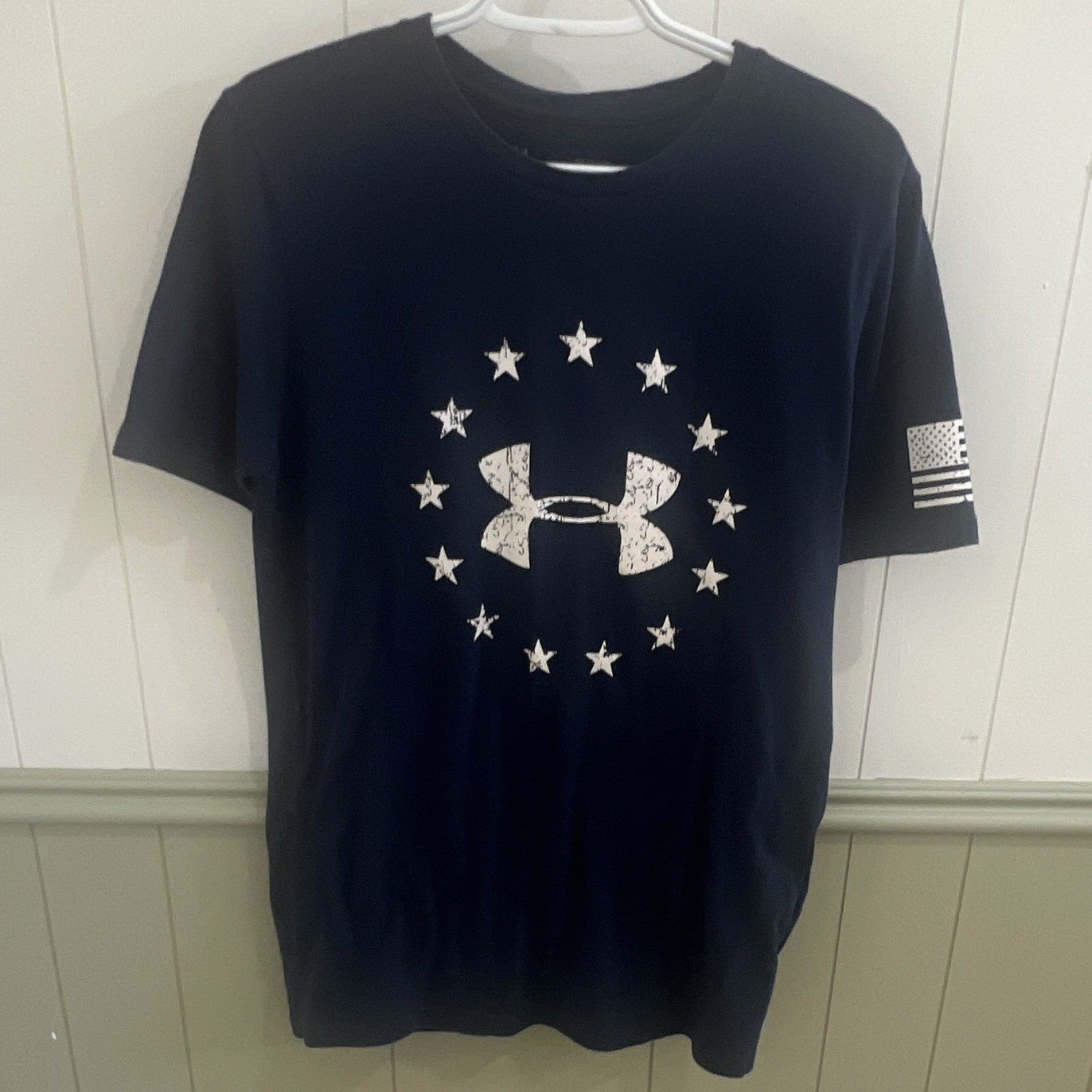 Under Armour HeatGear Men’s Black Loose Fit USA Flag Graphic Tee, S gallery