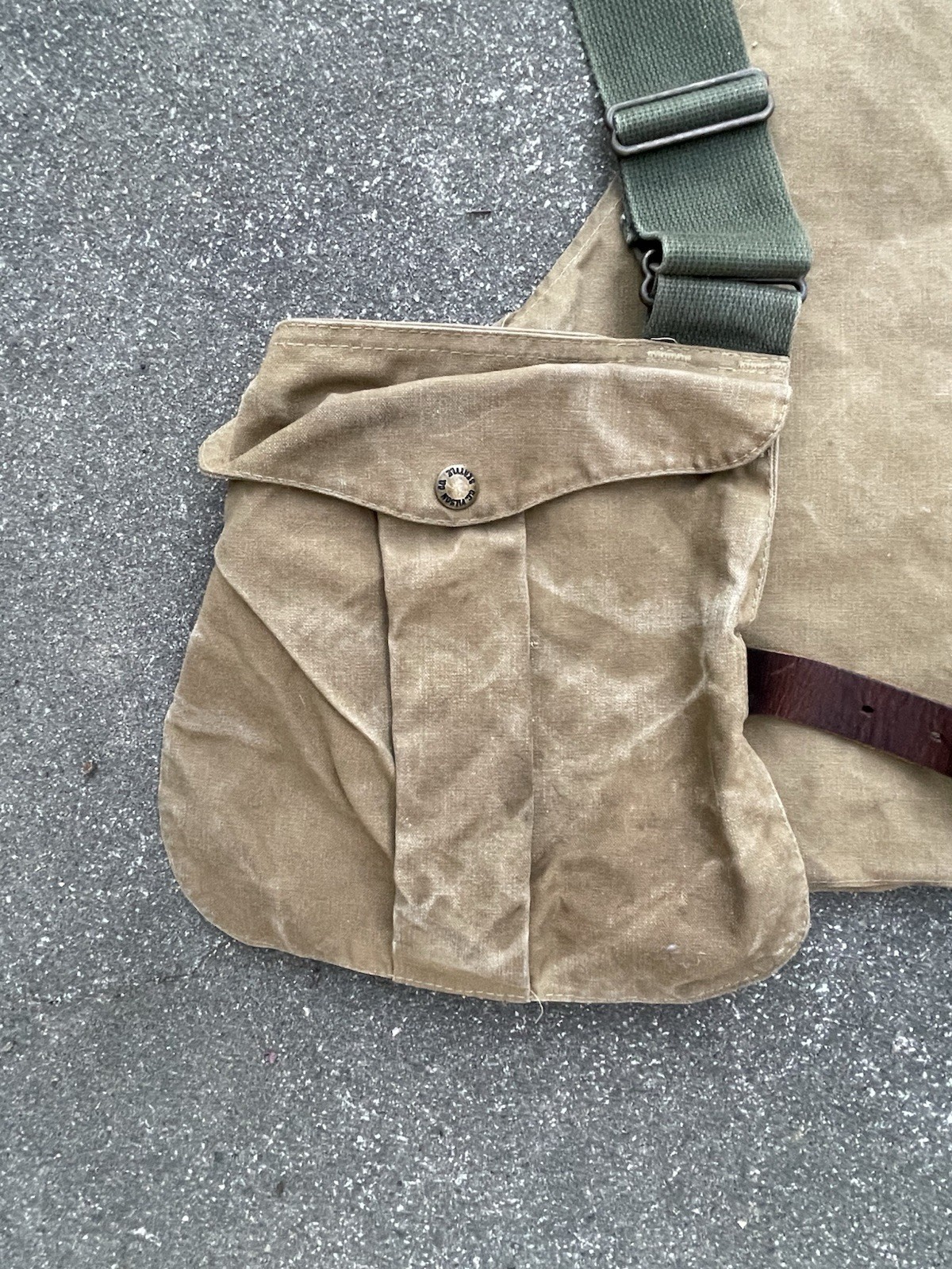 Filson Tincloth Game Bag Size 30 USA Made Vest Strap Leather Belt Closure gallery