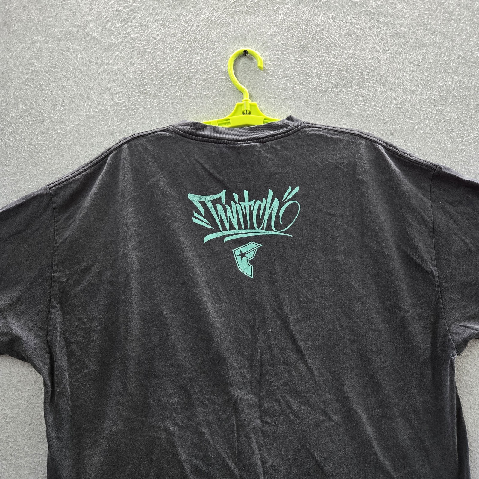 VINTAGE Famous Stars & Straps Men Shirt 2XL Black Logo Y2K Grunge READ gallery
