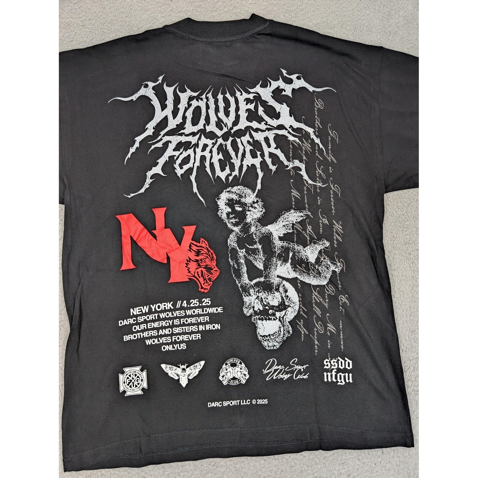Darc Sport Shirt Mens Small Wolves Forever NY Limited Edition Black Graphic New gallery
