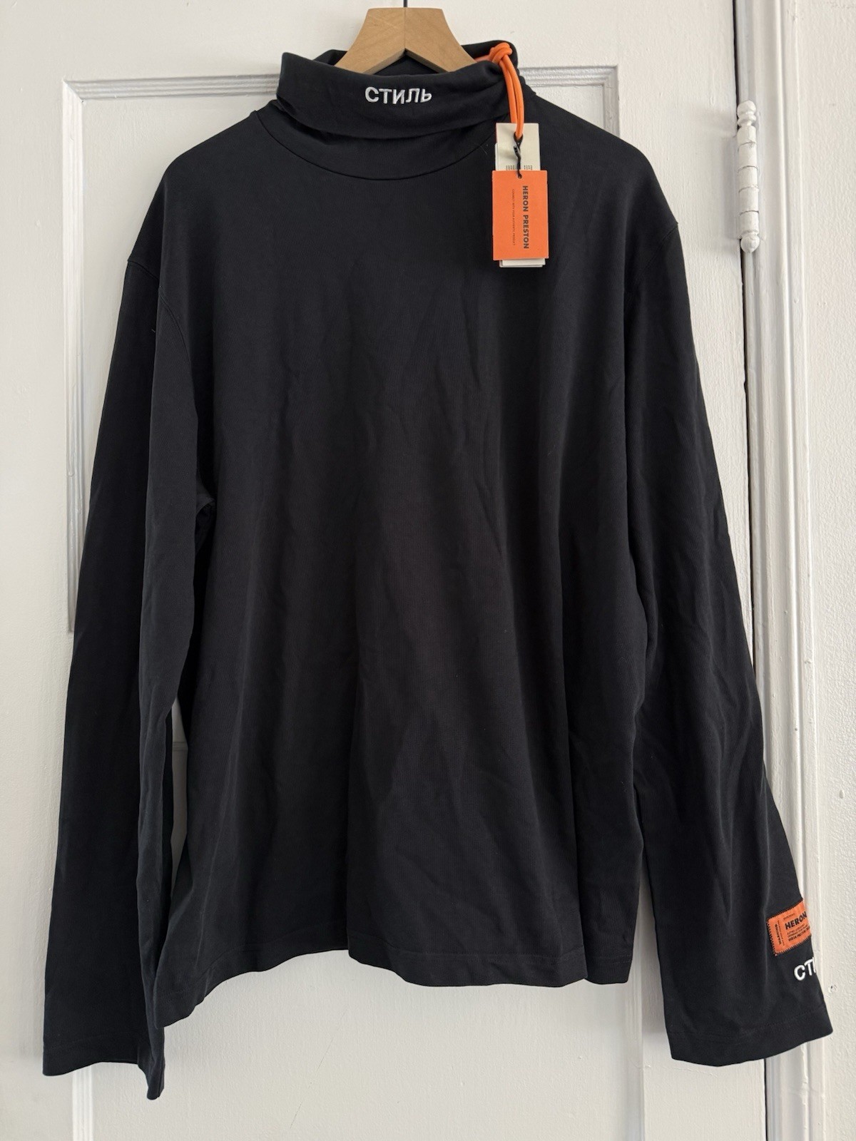 HERON PRESTON ROLL NECK CTNMB LONG SLEEVE BLACK SIZE LARGE NWT!