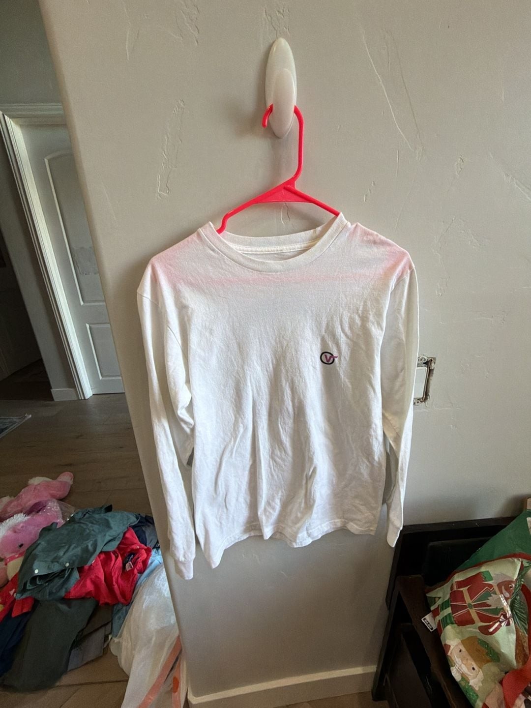 Vans Off The Wall Classic Fit Purple Circle V Logo Long Sleeve T-Shirt gallery
