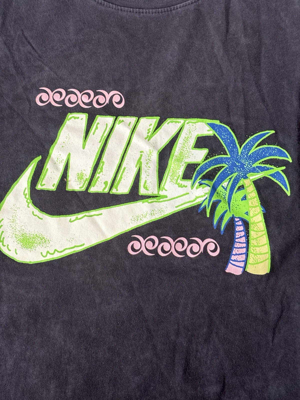 Nike Sz Mens Large The Nike Tee Stylish Palm Tree Surf NWT gallery