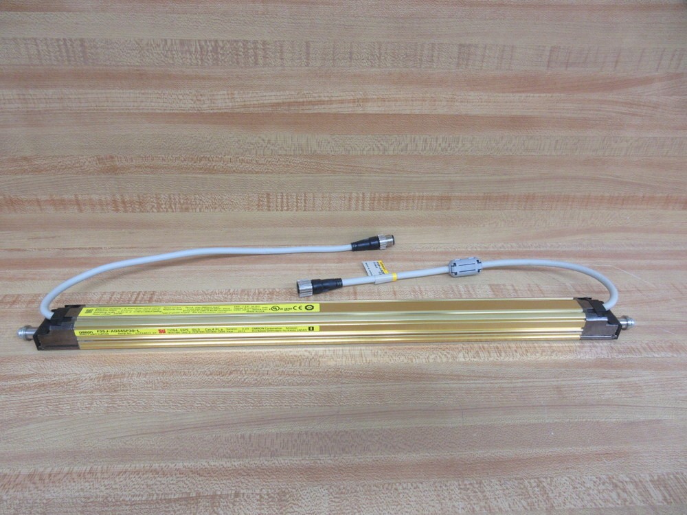 Omron F3SJ-A0445P30-L Safety Light F3SJA0445P30L With F39-JJREW-L
