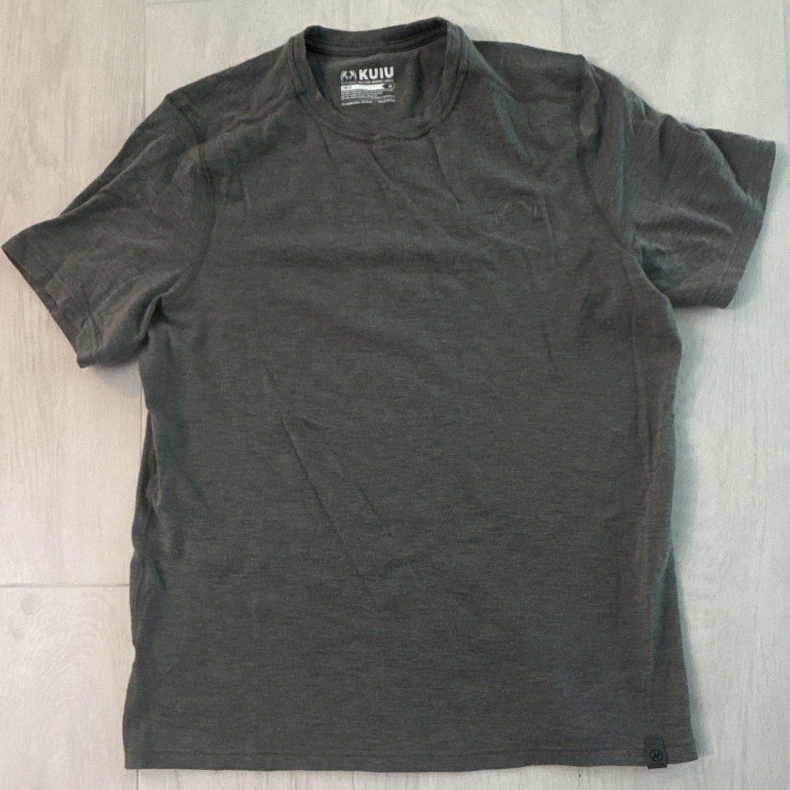 KUIU Ultra Merino 120 LT Merino Wool Blend Gray Short Sleeve Crew Neck Tee M gallery