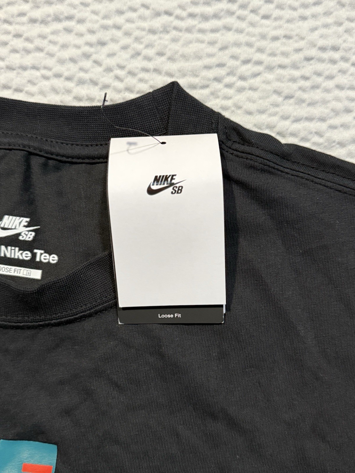 Nike SB T-Shirt Mens Size Large Black Tee Loose Fit Sports Guy NWT Retail $45 gallery