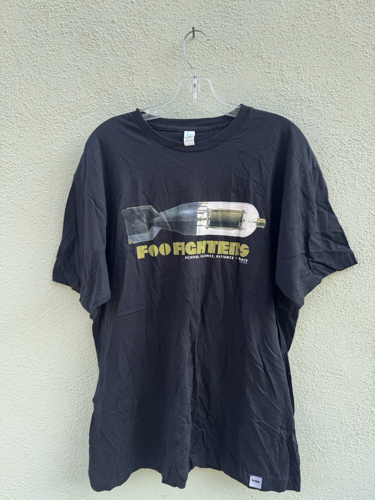 Vintage Foo Fighters Europe Tour 2008 Rock Band Black Men’s T-Shirt Tultex XL gallery