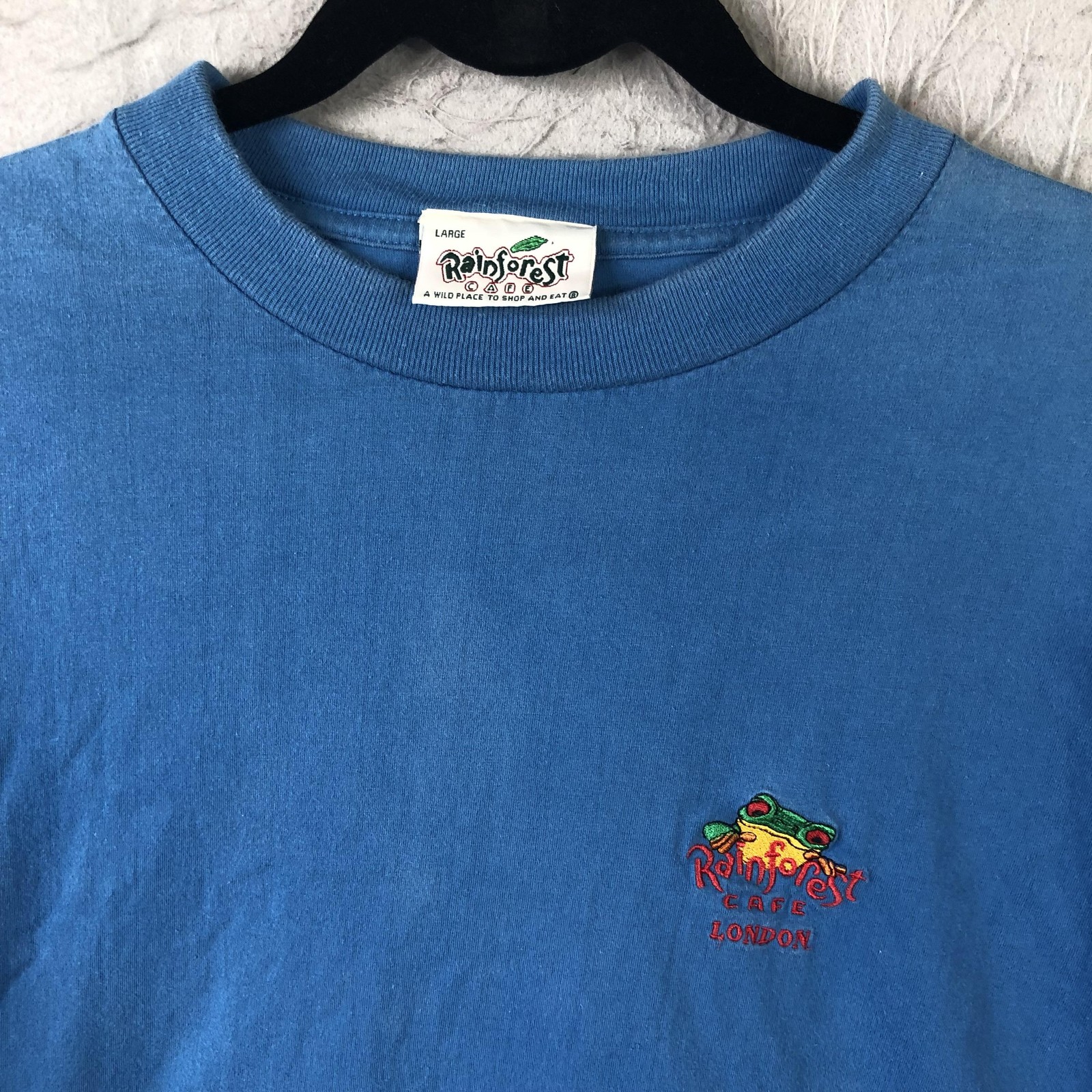 Rainforest Cafe Shirt Mens Large Blue London Frog Embroidered Logo Souvenir Tee gallery