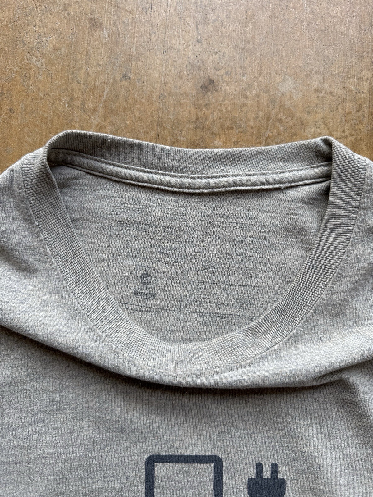 Patagonia Live Simply Graphic Outdoors Hiking Gray T-Shirt X-Large gallery