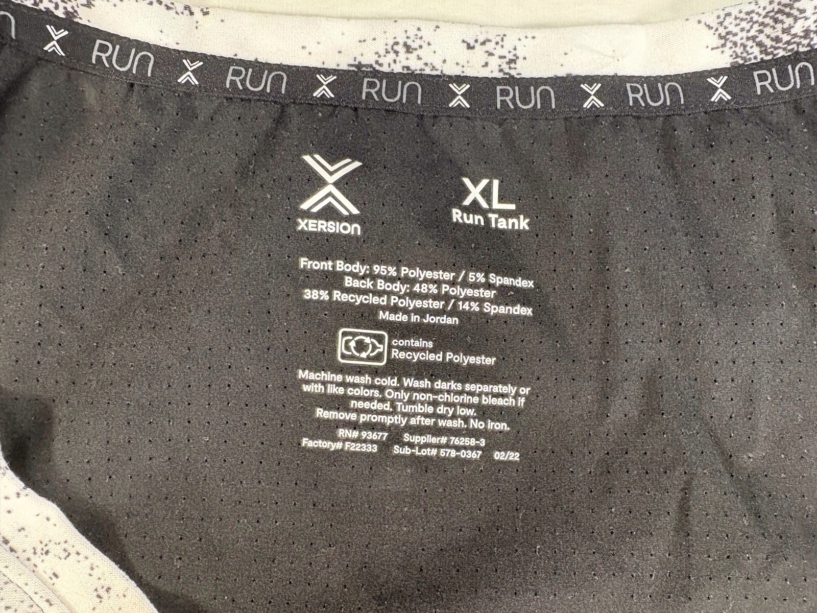 Xersion Mens XL Crew Neck Sleeveless Workout Tank Top Black And White gallery