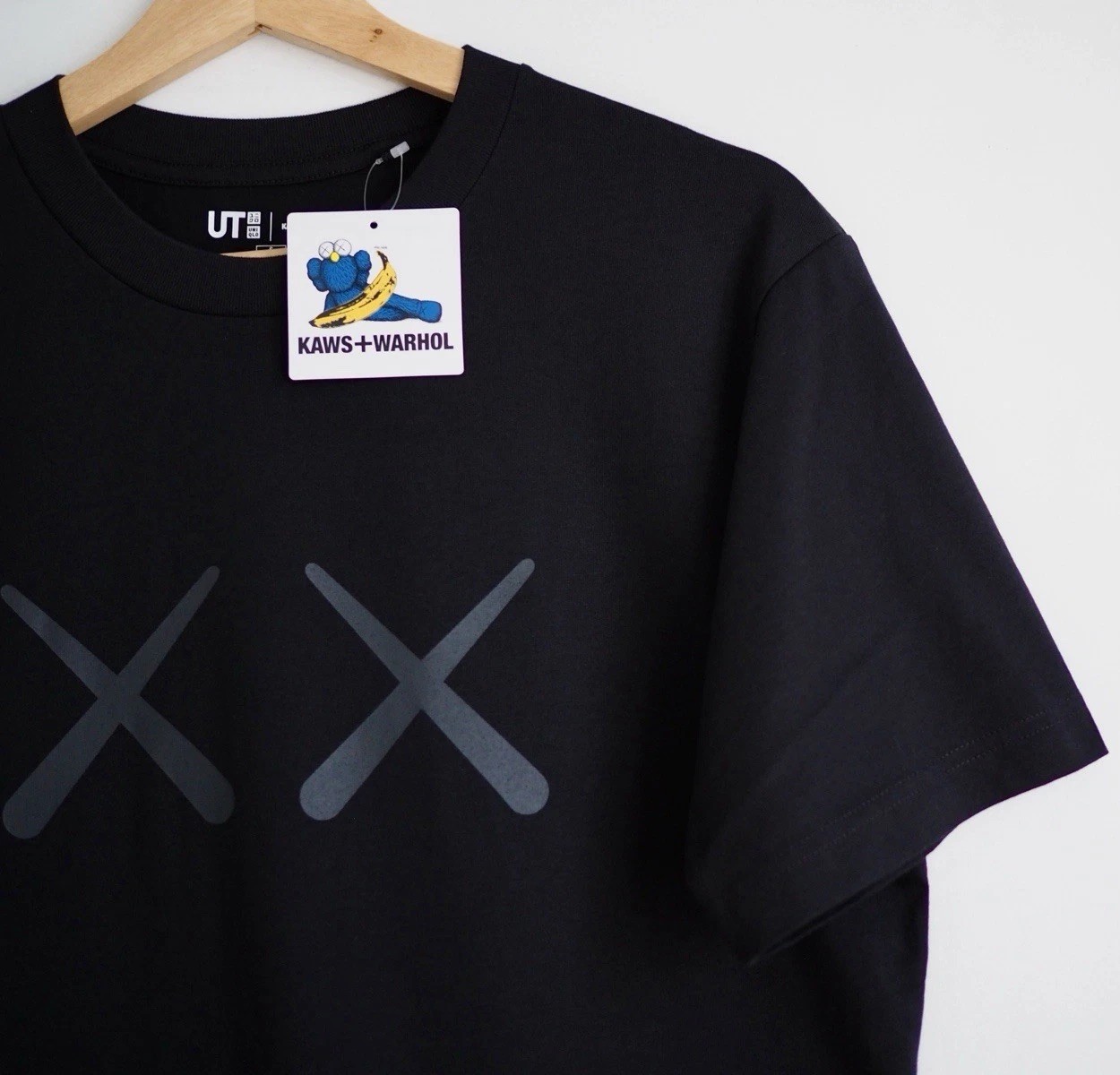 Andy Warhol Pop Art KAWS Graphic Uniqlo Streetwear T Shirt Size Small gallery