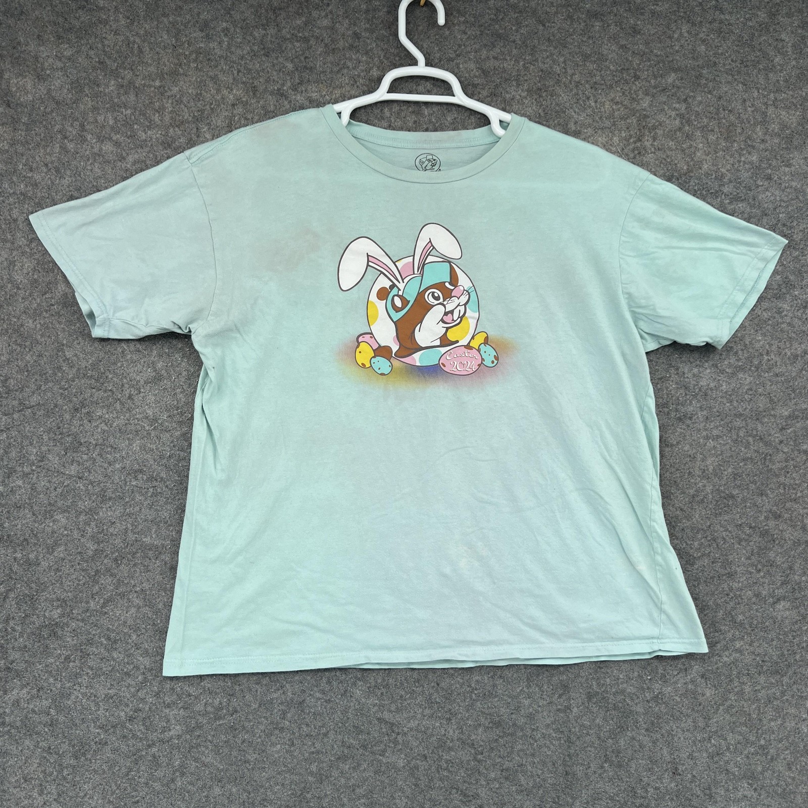 Buc-ee's Shirt Mens XL Green Short Sleeve Bunny Easter Graphic Crew Neck Tagless gallery