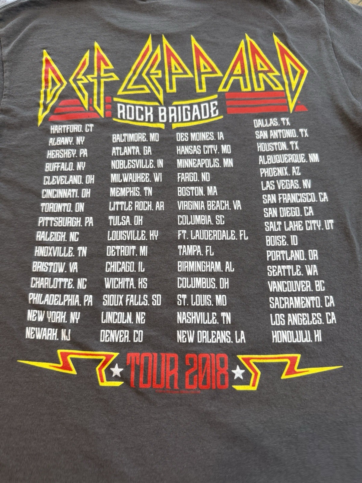 Delta Pro Weight Def Leppard Rock Brigade Tour 2018 Gray Graphic Tee S gallery