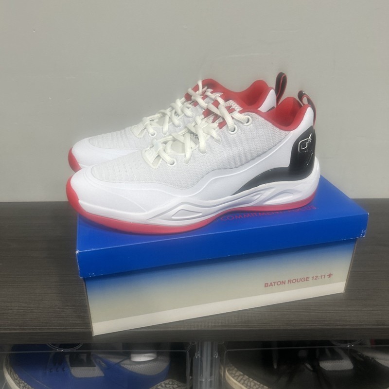 Q4 White Streak Q4-LG02 LO White White Red Basketball Shoes Size 7 Q4 LG69-ll