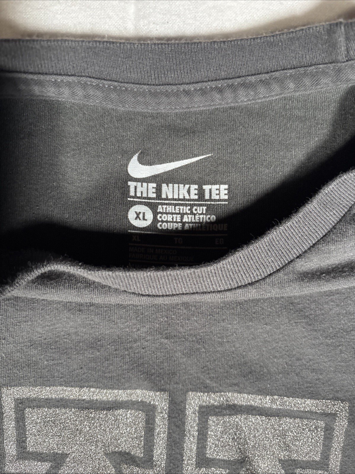 Nike Dri Fit Minnesota T Shirt Glitter Logo NCAA College Sports Size XL gallery