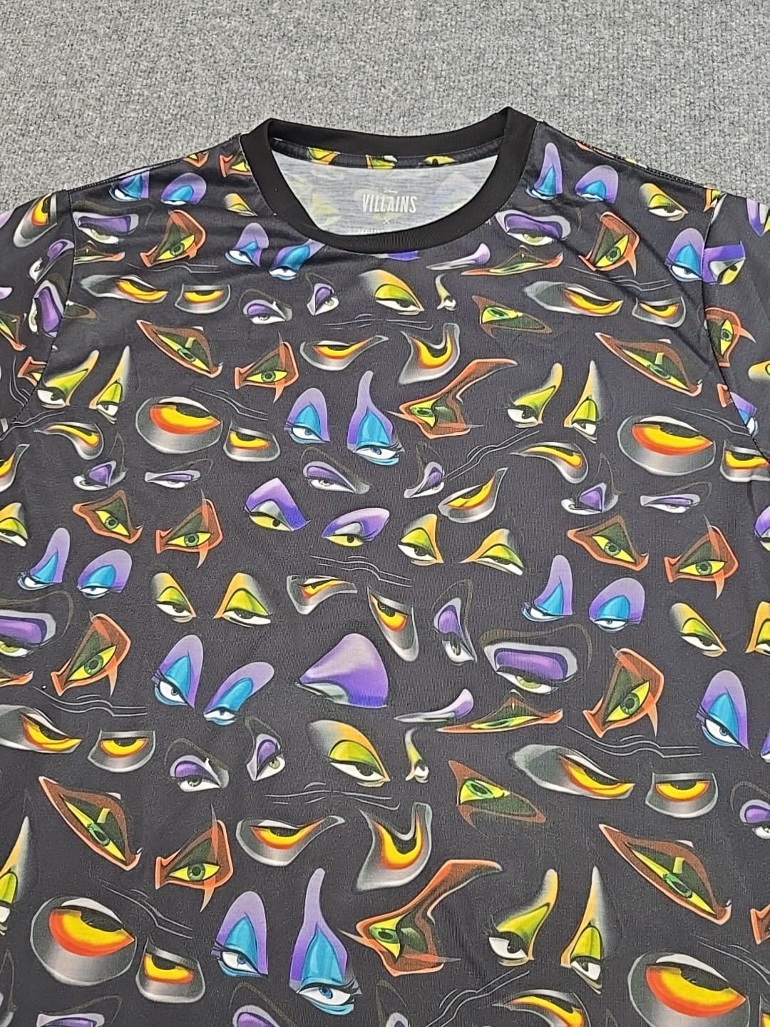 Disney Villains X Heidi Klum T Shirt Men's Large Eyes All Over Graphic Short... gallery