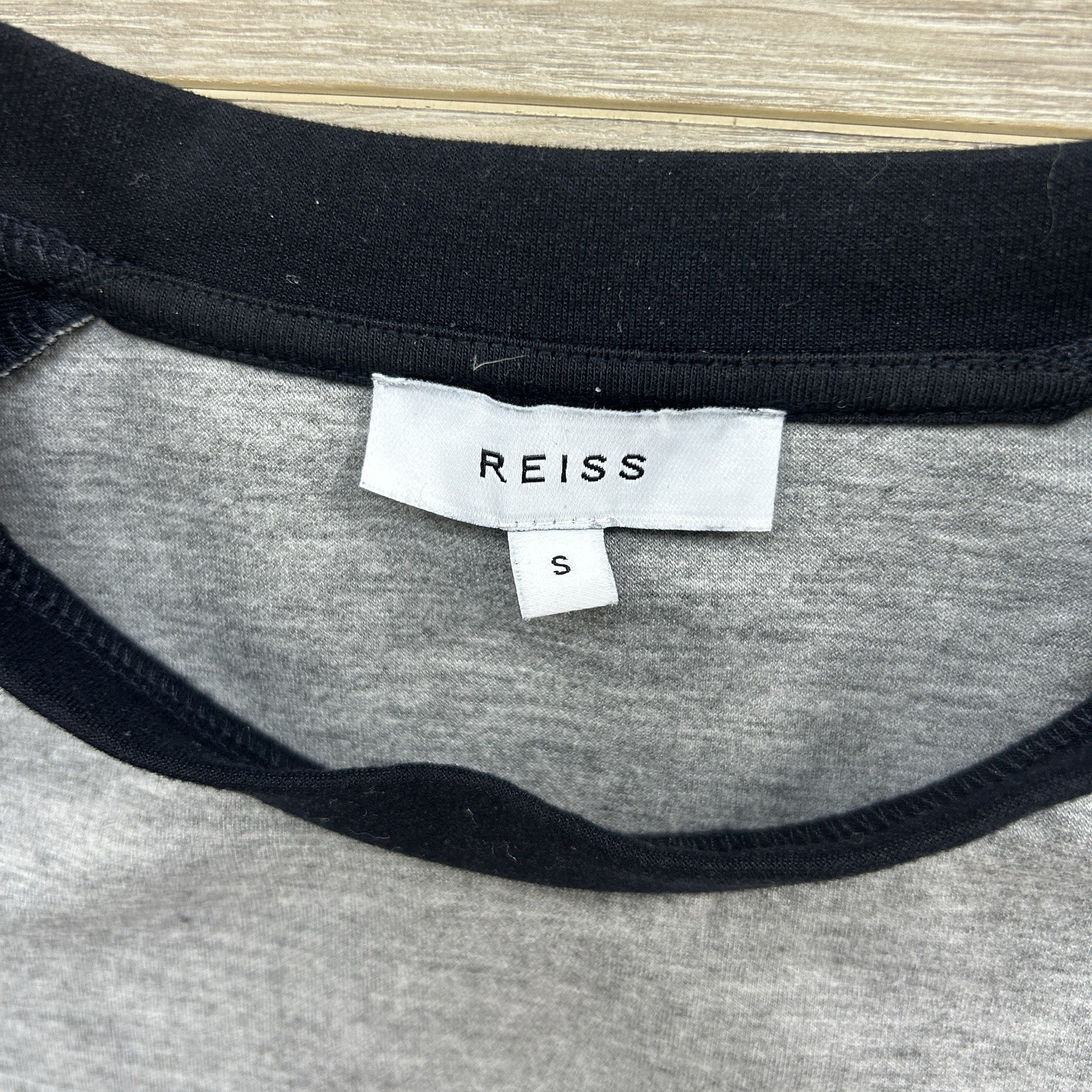 Reiss Mens Small Gray Colorblock Dudley Contrast Raglan Sleeve T-Shirt gallery