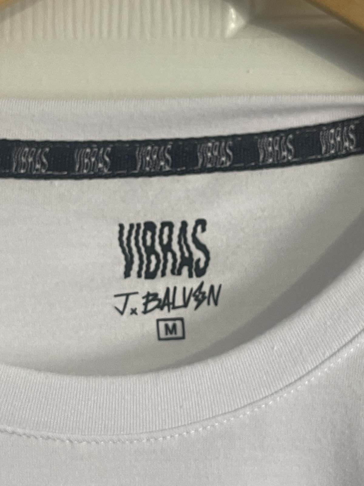 J BALVIN Official Vibras Tour Merch Graphic Long Sleeve Shirt M Face Reggaeton gallery