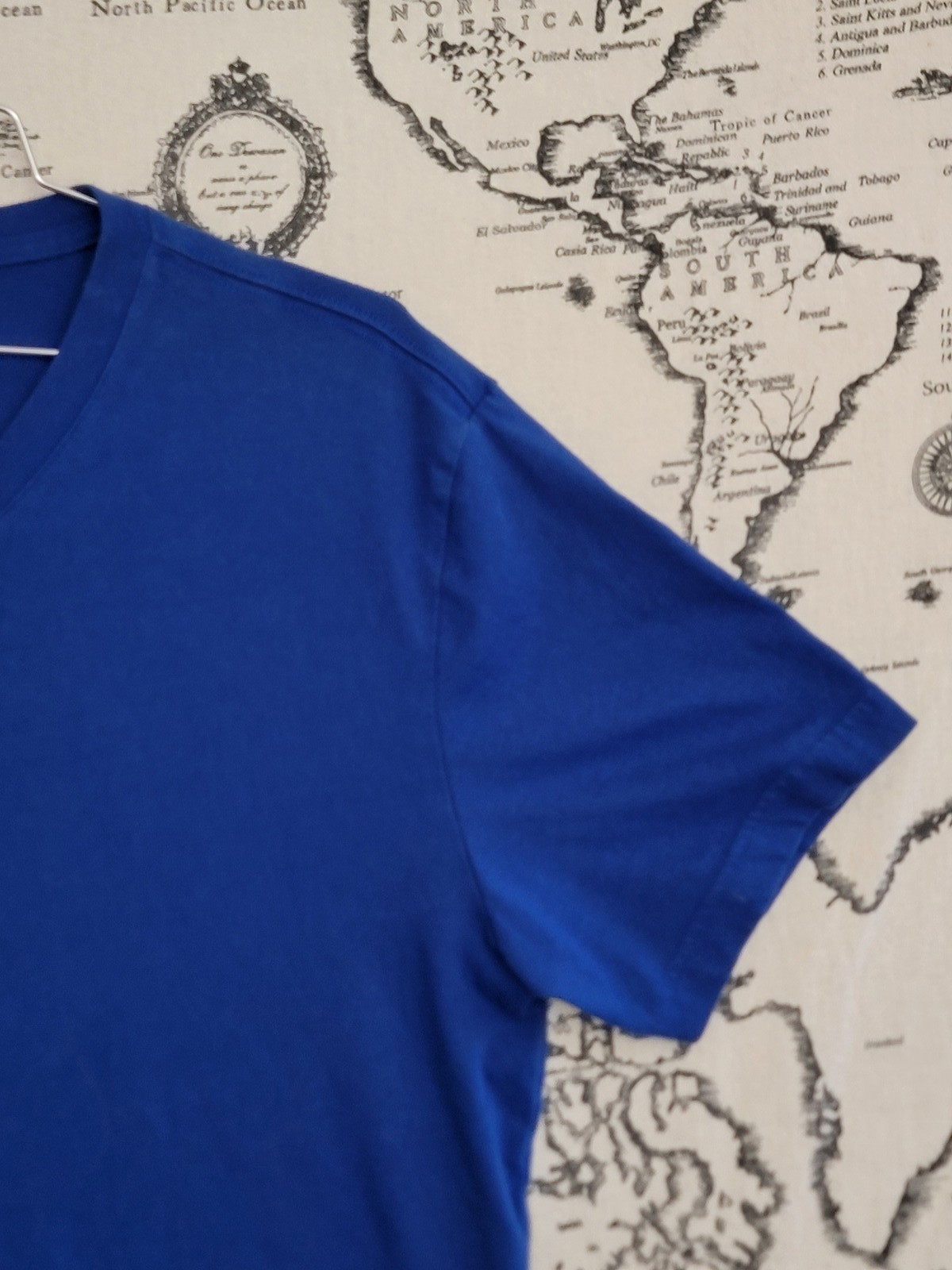 John Ashford Men's Blue Easy Care V-Neck T-Shirt - Size Large gallery