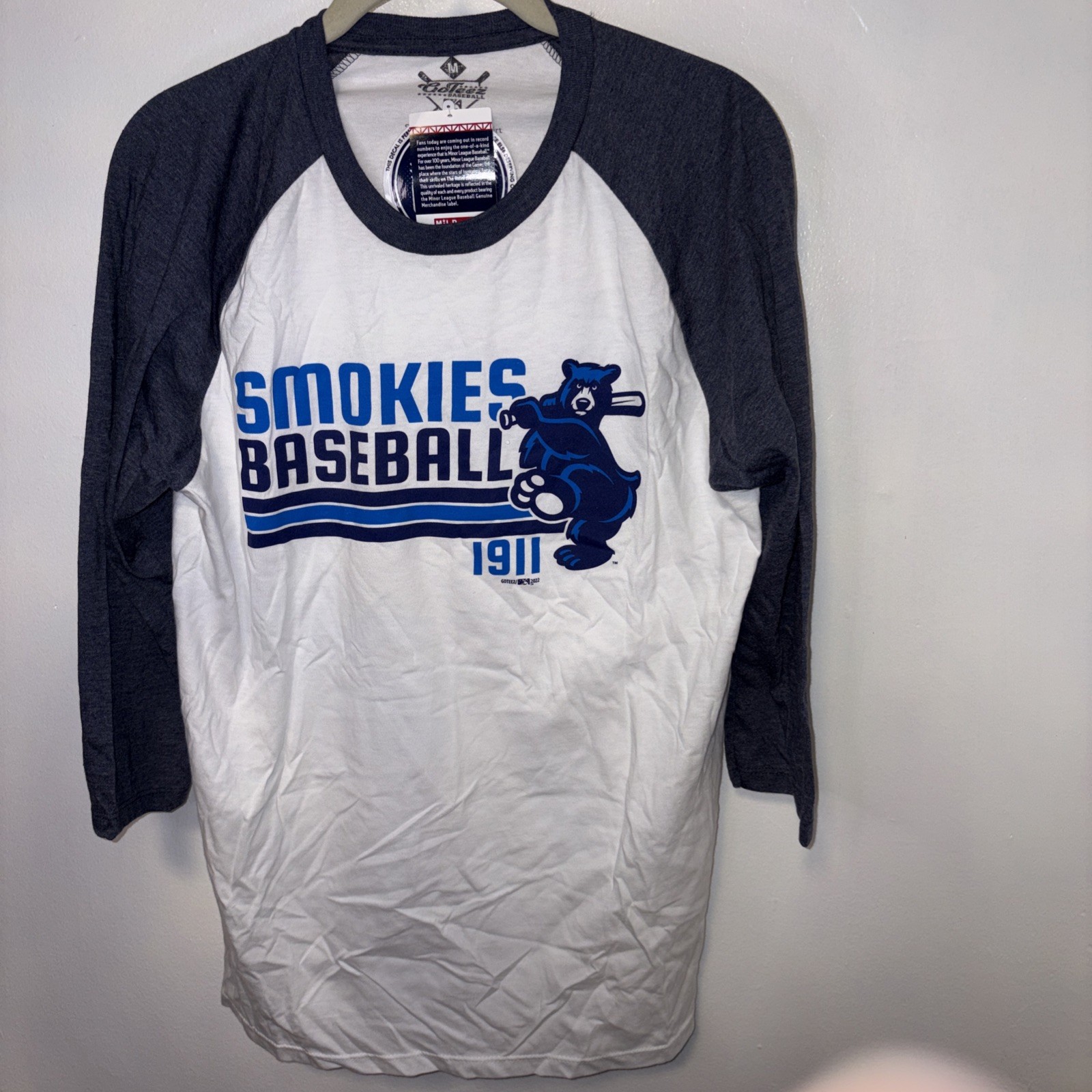 super extra comfy Men T Shirt Size M Medium Crew Neck Long Sleeves smokies ball
