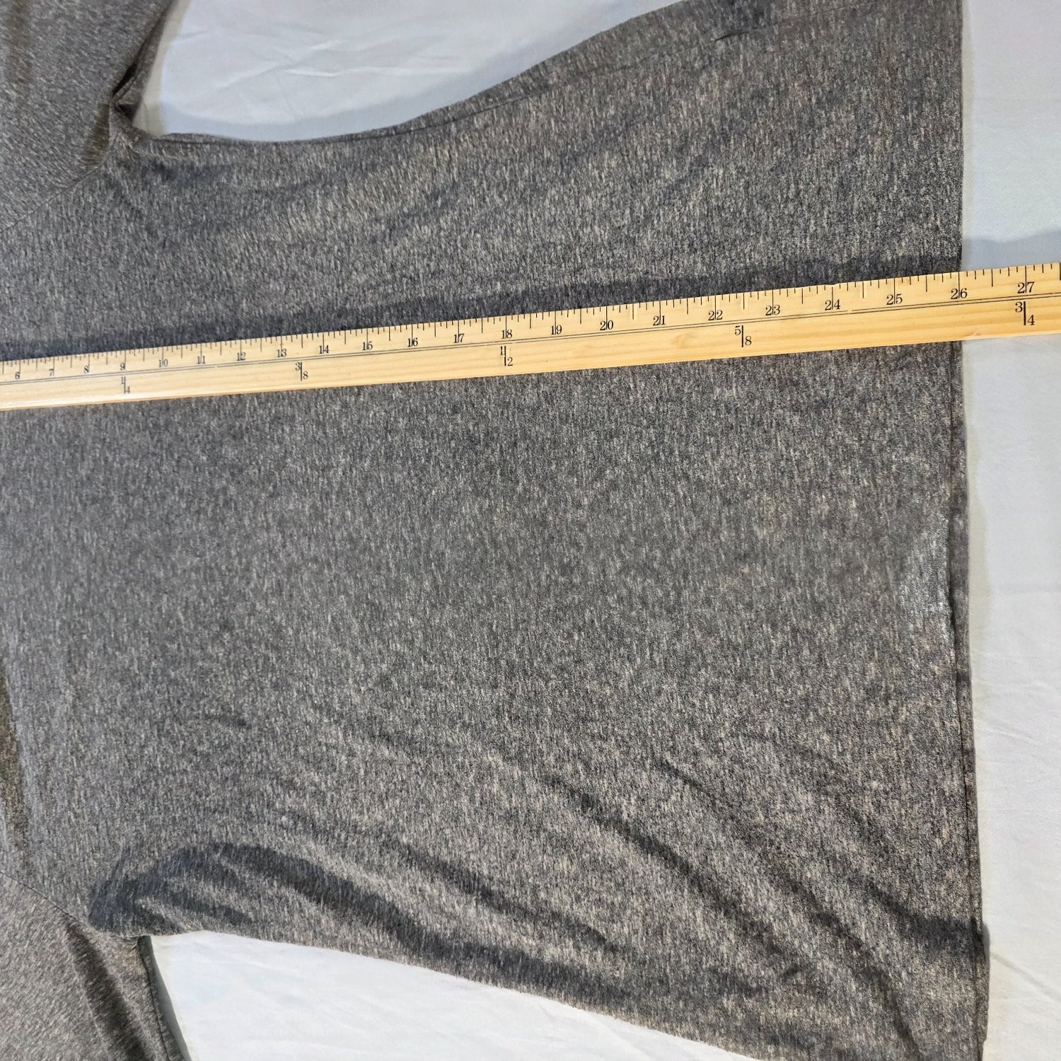 MOSSIMO SUPPLY CO. CASUAL TEE L 100% COTTON MACHINE WASH COLD WITH LIKE COLORS gallery