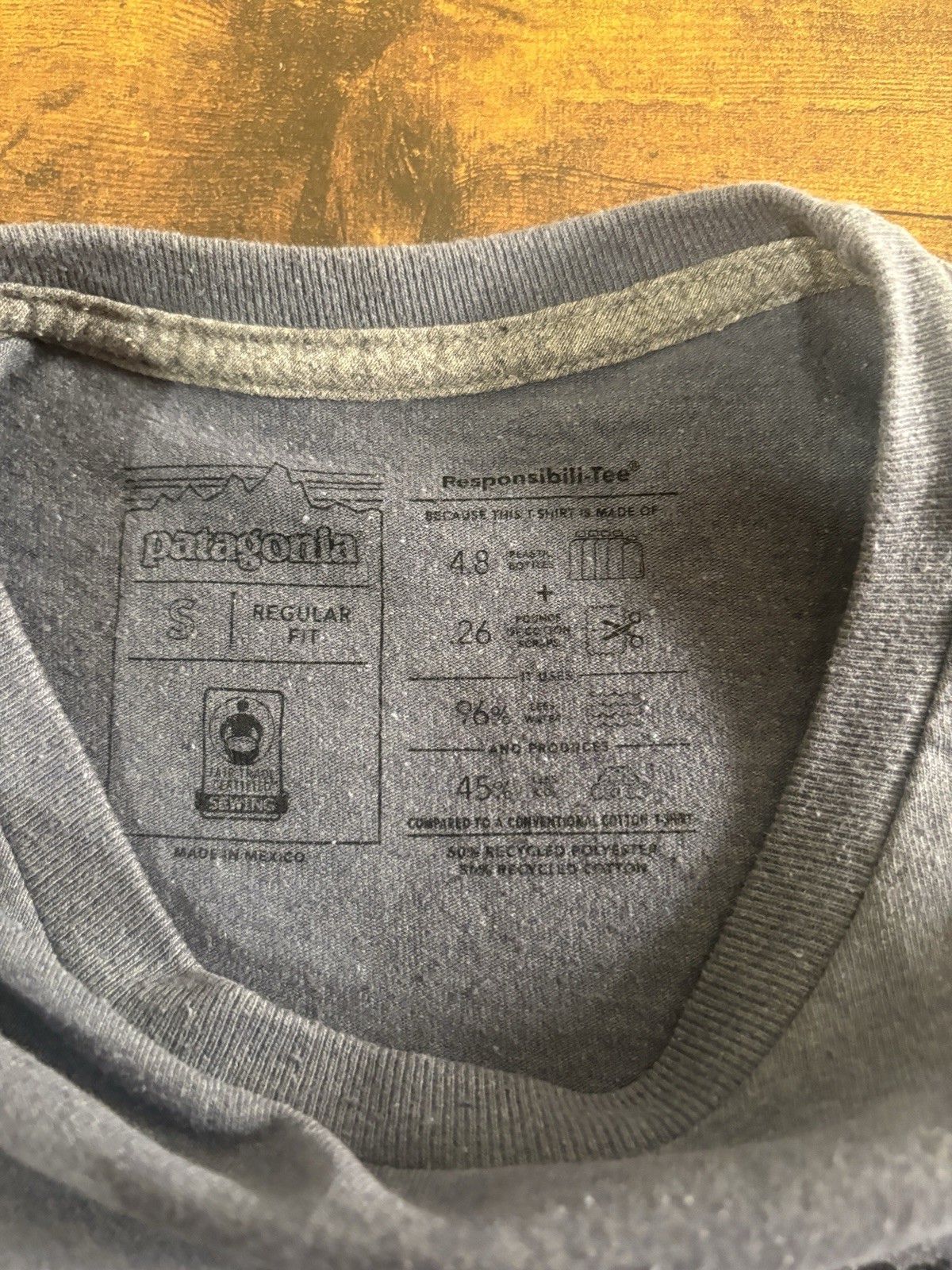 Patagonia T-Shirt Men’s Size Small Back Spell Out Classic Outdoor Grey gallery