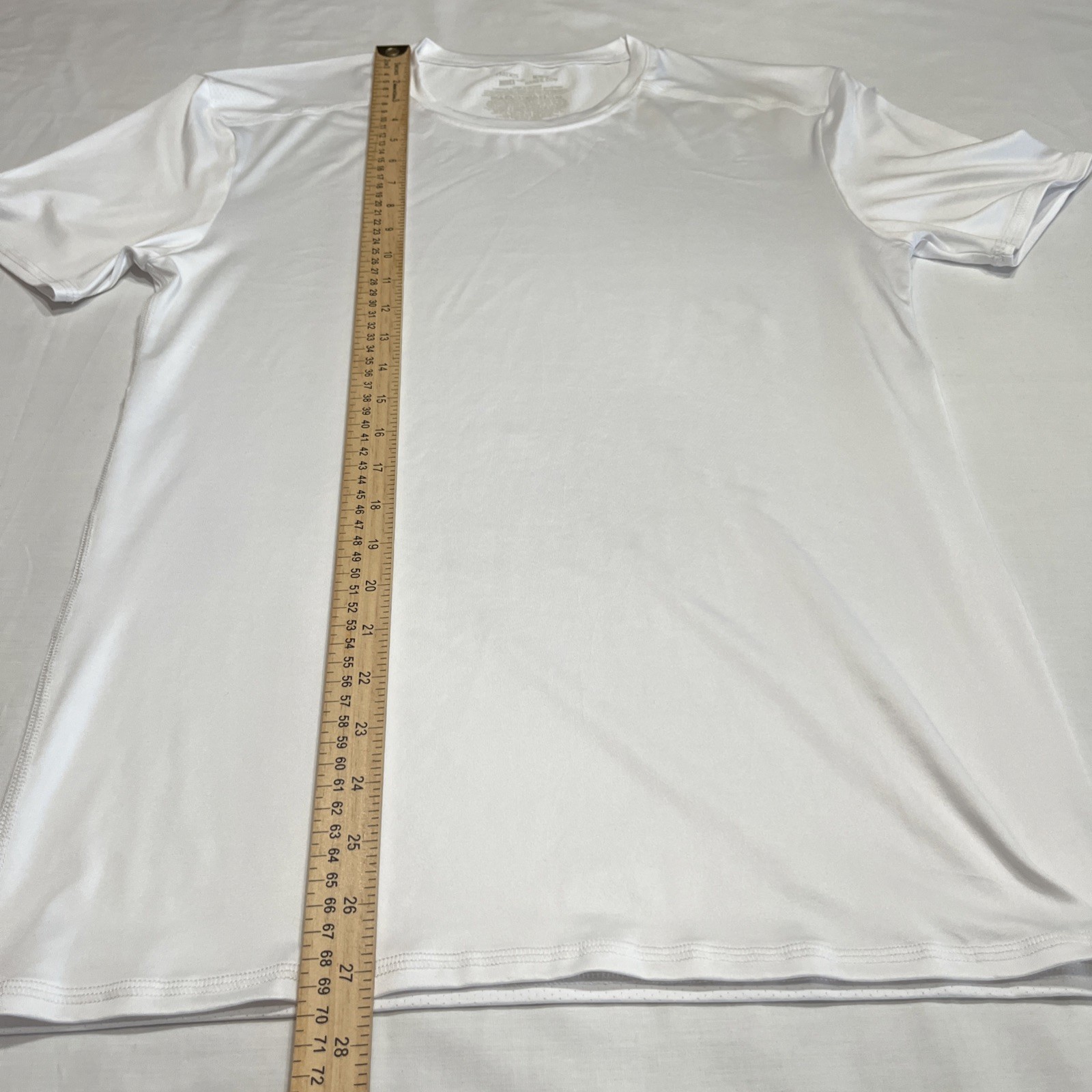 Men’s Hanes Moves Breathable Lightweight Shortsleeve Tshirt White Size Medium gallery