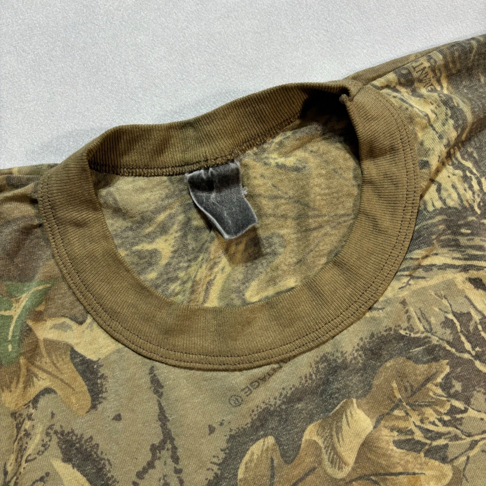 Vintage 90's Advantage Camo Pocket T-Shirt Mens L Single Stitch Hunting Outdoor gallery