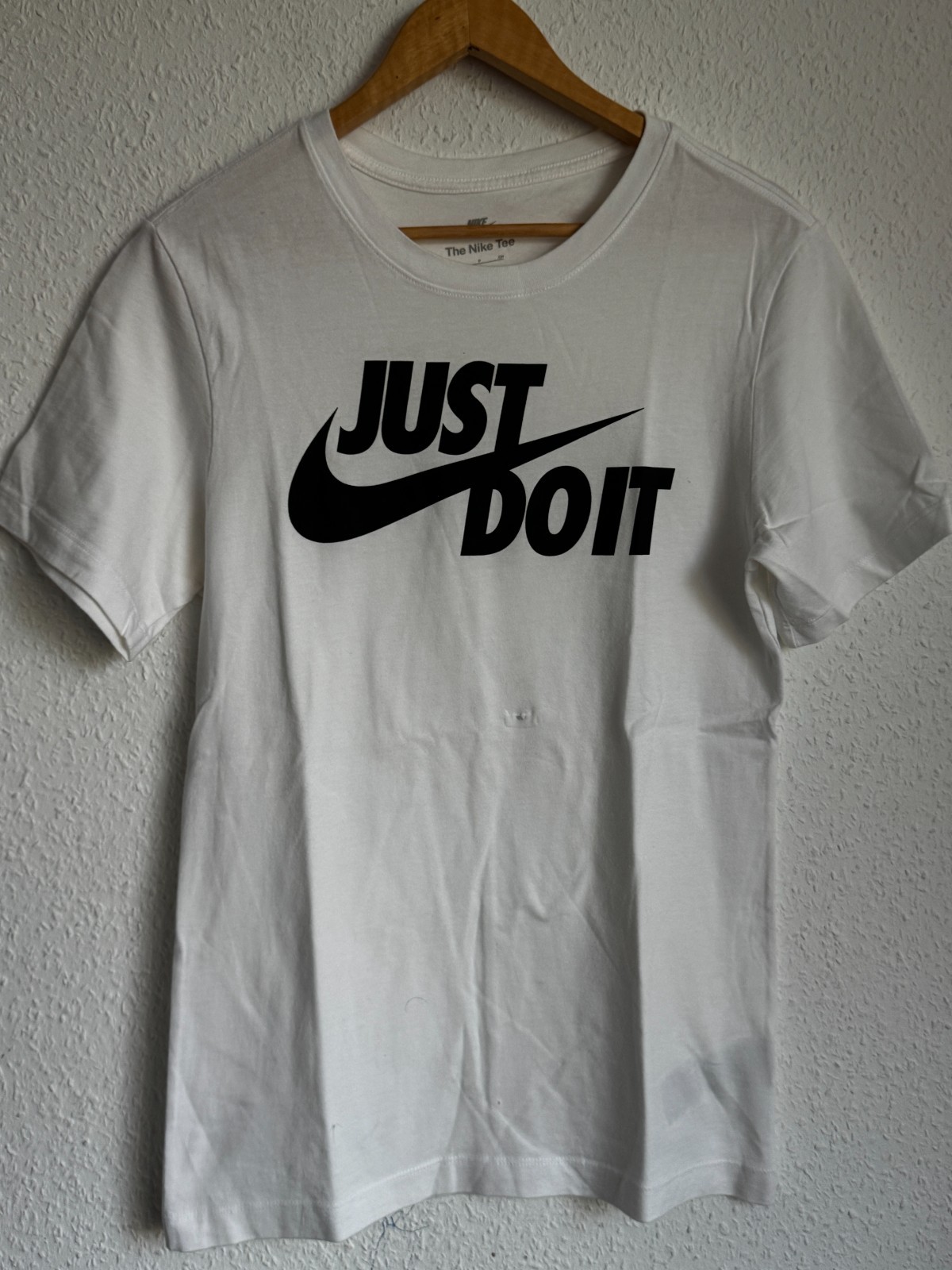 Nike “Just Do It” Graphic T-Shirt – White – Men’s Small