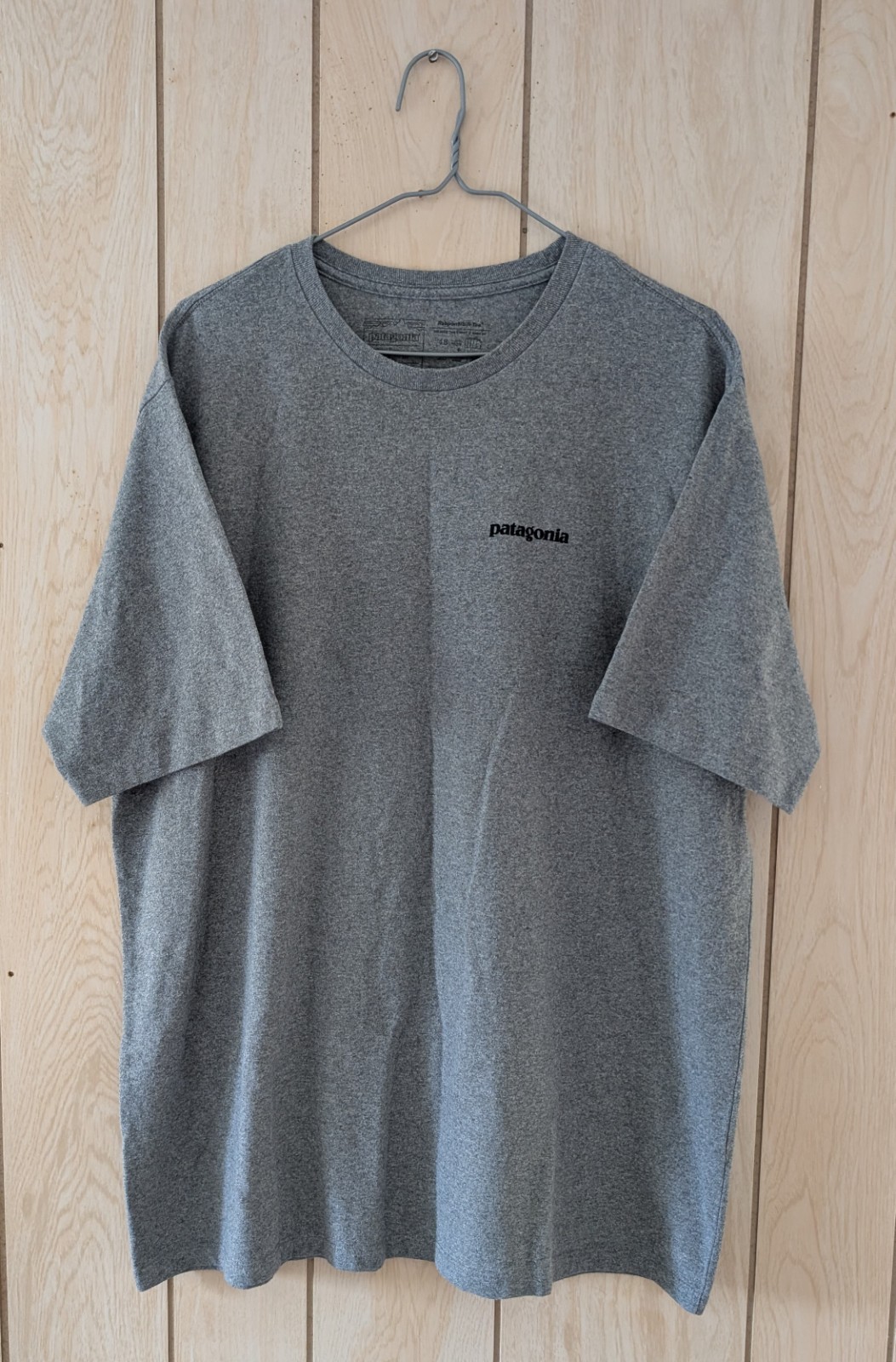 Patagonia Fitz Roy Horizons Gray Short Sleeve Responsibili-Tee T-Shirt Men’s L