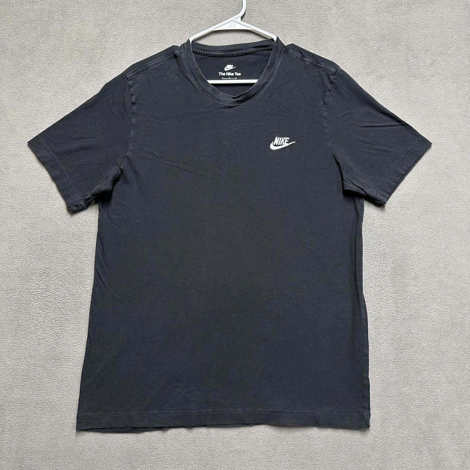 Nike Shirt Mens Large Black Short Sleeve The Nike Tee Casual Embroidered Logo