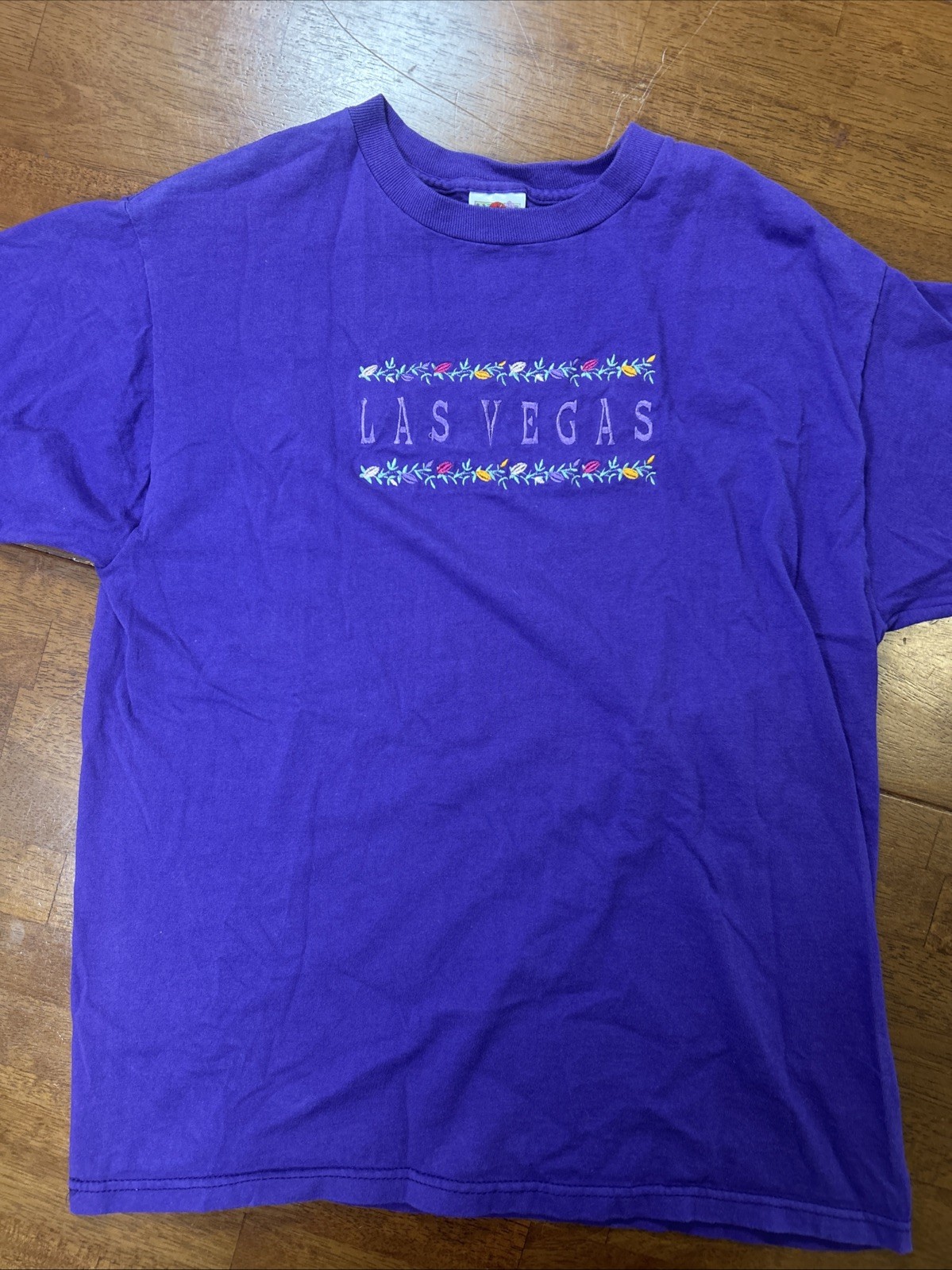 Vintage Fruit Of The Loom Las Vegas T Shirt Men’s Size Medium Purple gallery