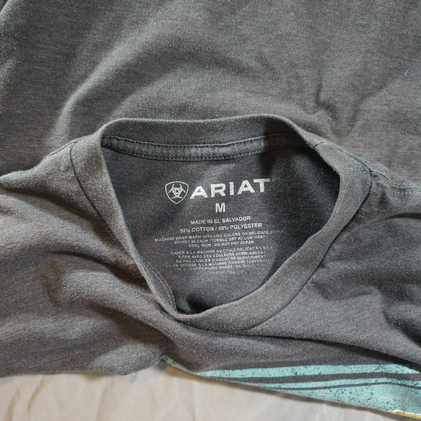 LOT x3 Men's T-Shirts Logo Graphic Tee Size-M ARIAT, CABELA'S, CHEEZ-IT gallery