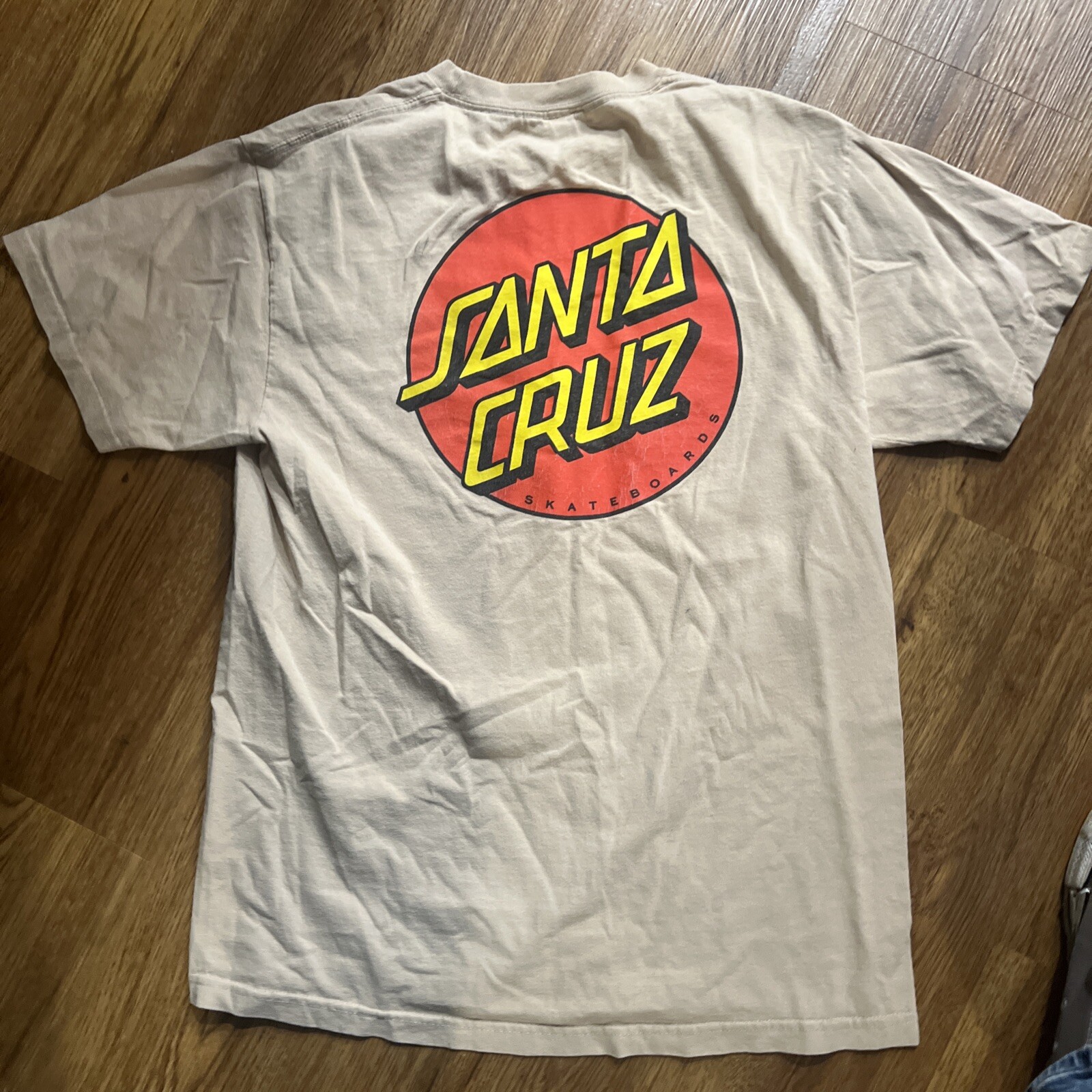 Original Santa Cruz Skateboards T-Shirt Men's Size Medium Cream gallery