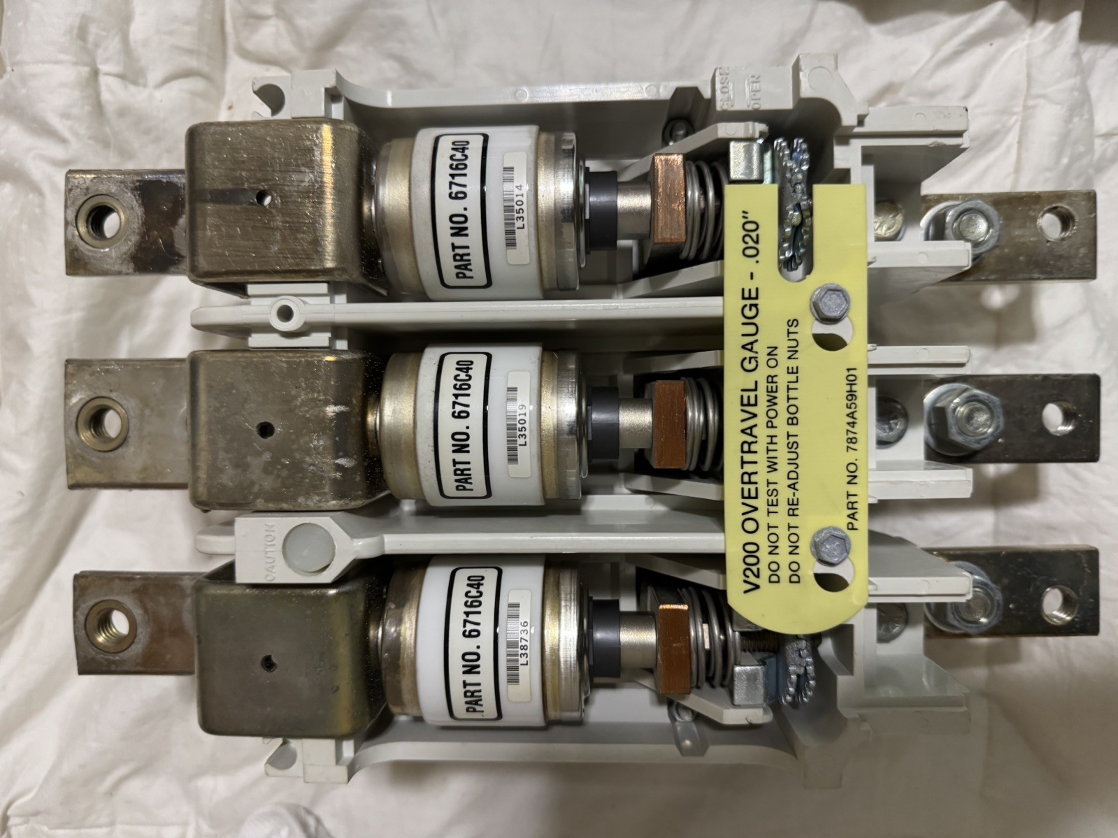 Eaton Cutler Hammer V201K6CJZ1 540A 110V 3 Phase 600V Size 6 Motor Contactor New