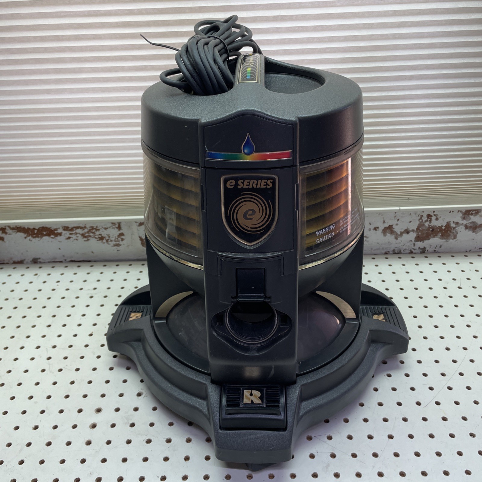 Rainbow Series E-2 Vacuum With Tank & Roller Base