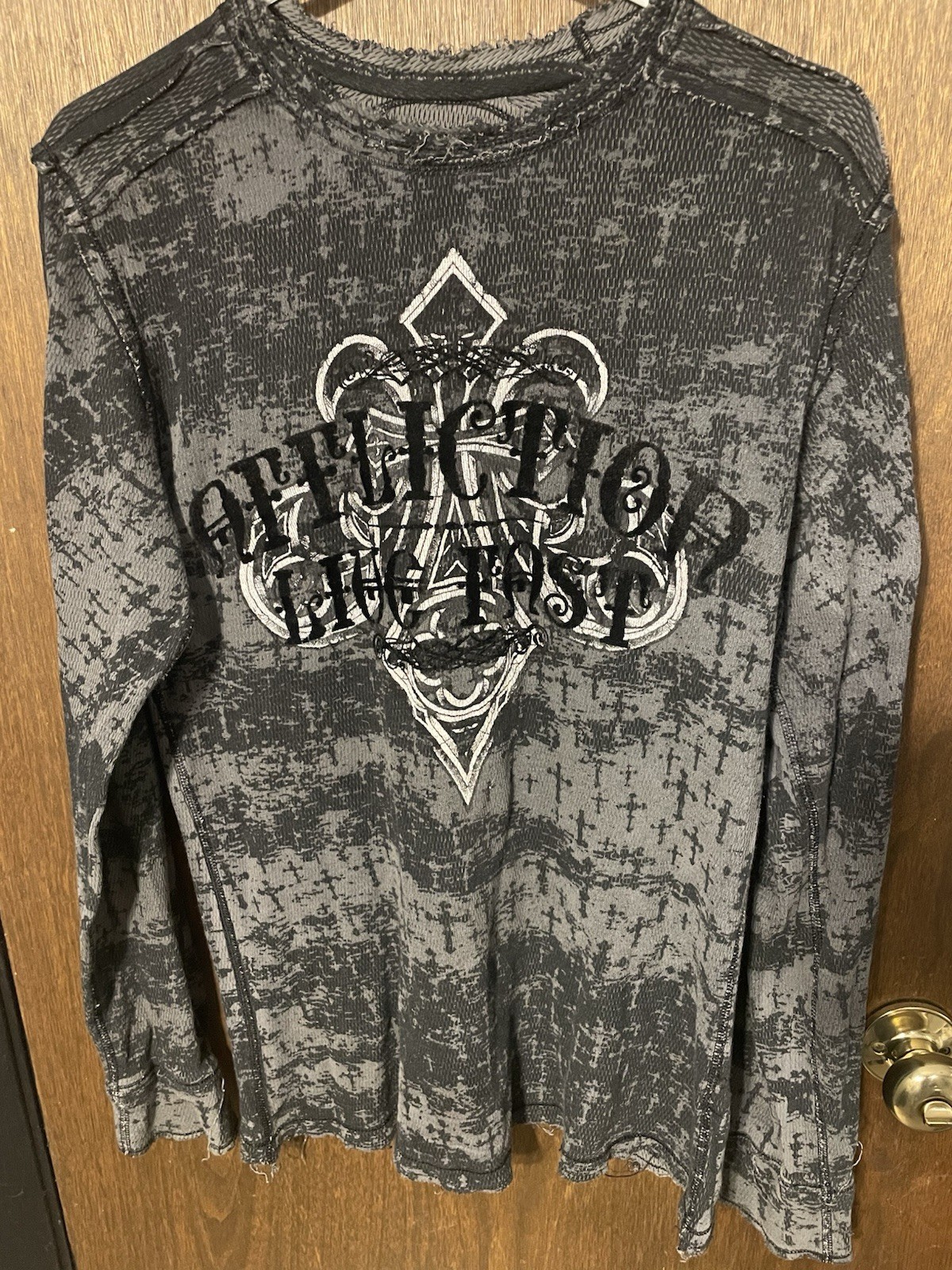 Affliction Live Fast Thermal Shirt Mens L Gray Flocked Cross Distressed Y2K
