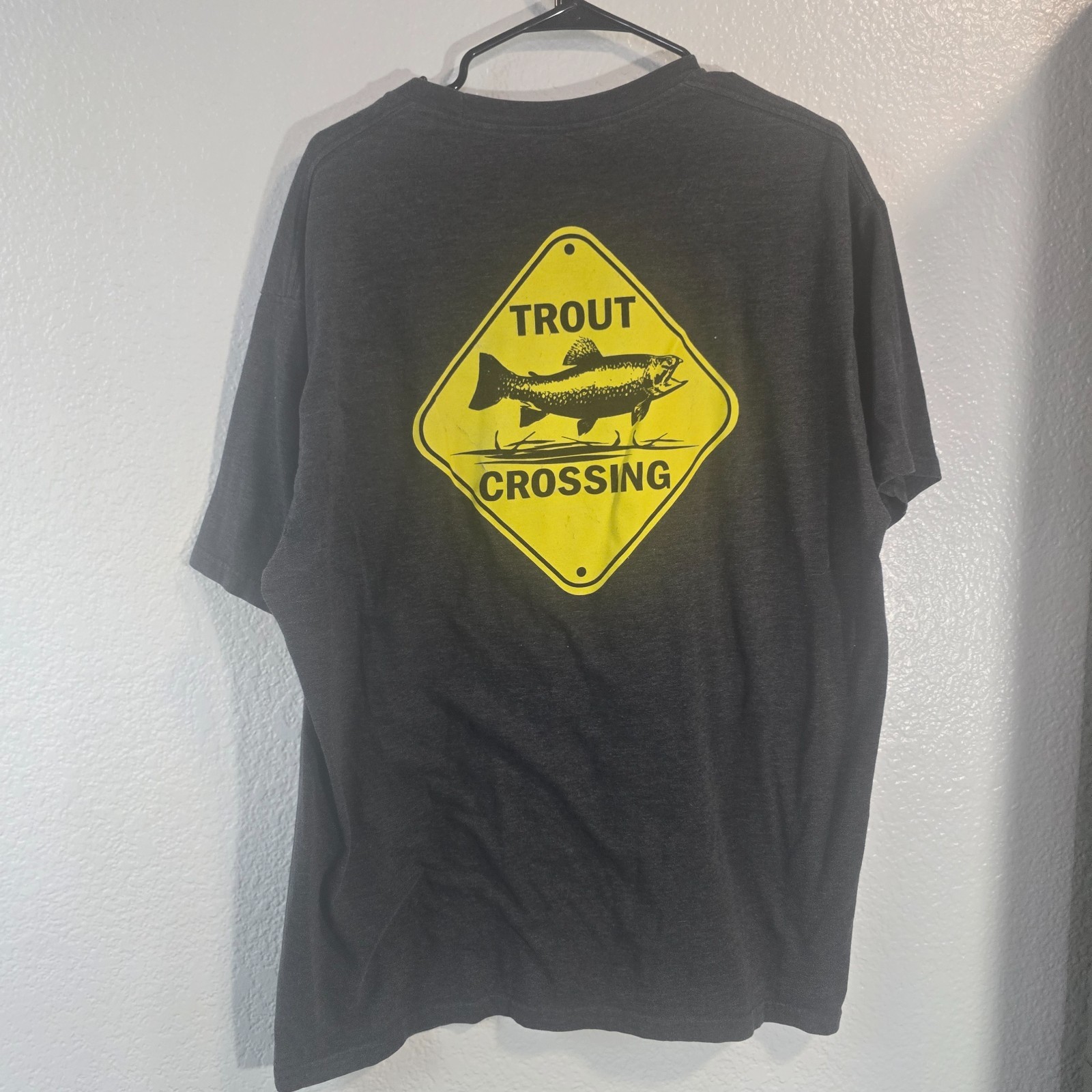 Topaz Lodge Trout Crossing Graphic T‑Shirt XXL Dark Gray Road Sign Fishing gallery