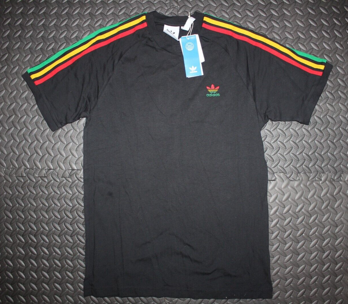 NEW MENS ADIDAS ORIGINALS CALIFORNIA 3 STRIPES TREFOIL SHIRT ~SIZE MEDIUM IN8772 gallery