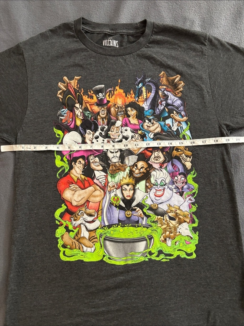 Disney Villains Graphic Tee Medium Evil Queen Ursula Gaston Scar Shirt gallery