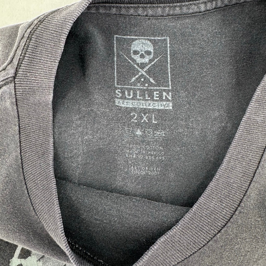 Sullen Skull Tattoo Art Black T-Shirt Thrashed Paint Splatter Faded Grunge Punk gallery