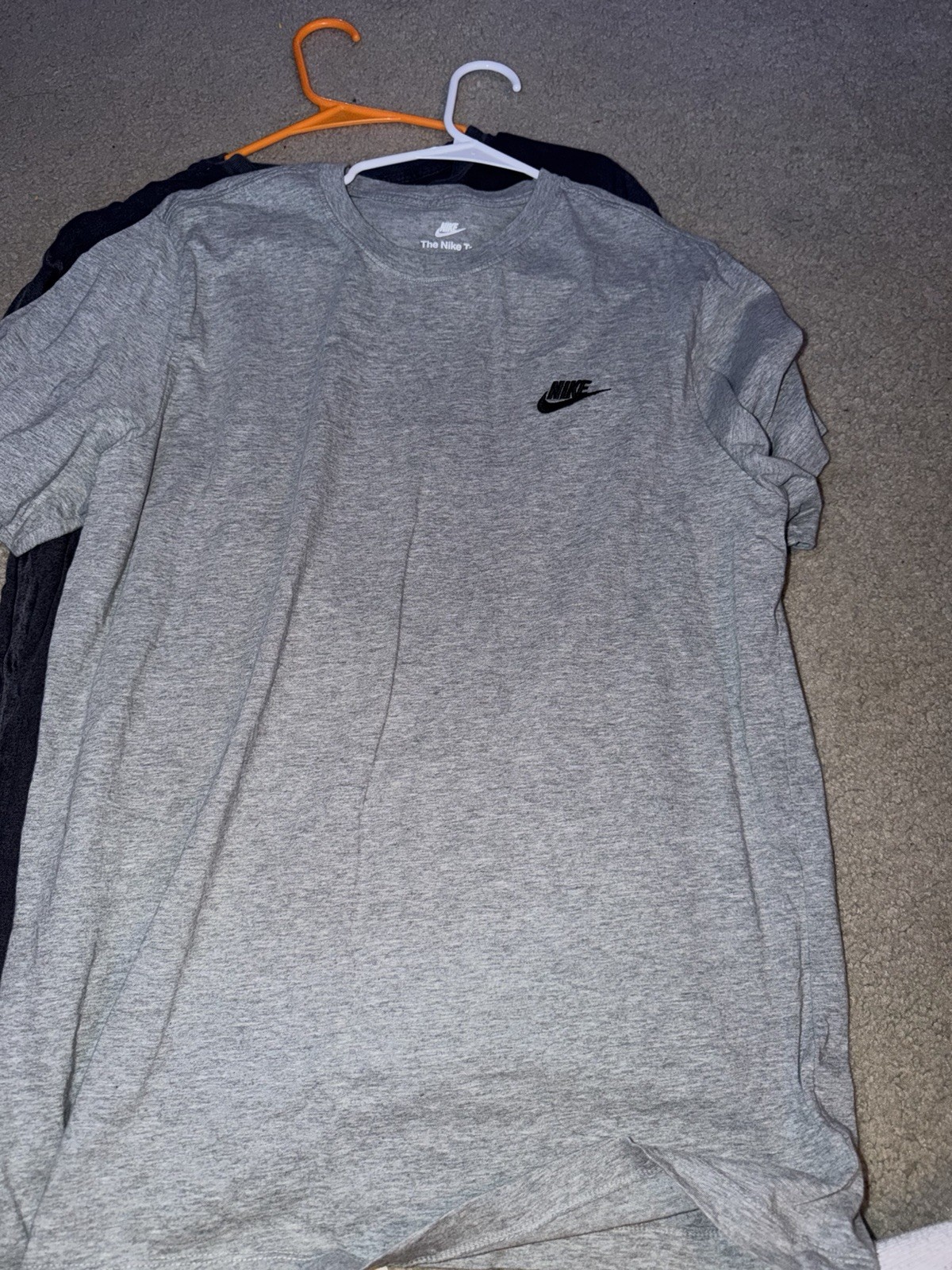 Nike The Nike Tee Men’s L Regular Gray Short Sleeve Crew Neck T-Shirt Logo gallery